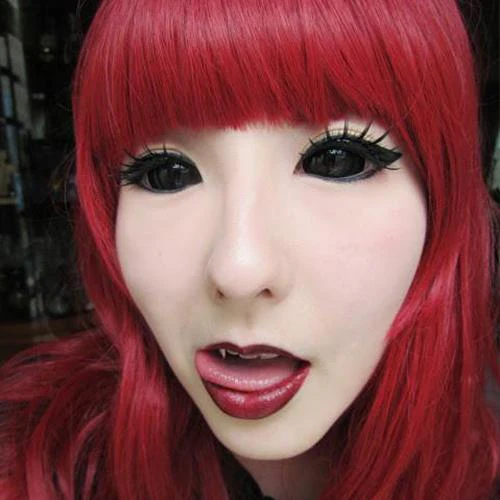 Phantasee Black Sclera Contacts Sabretooth/Blackout/Black (2 lenses/pack) - Image 13