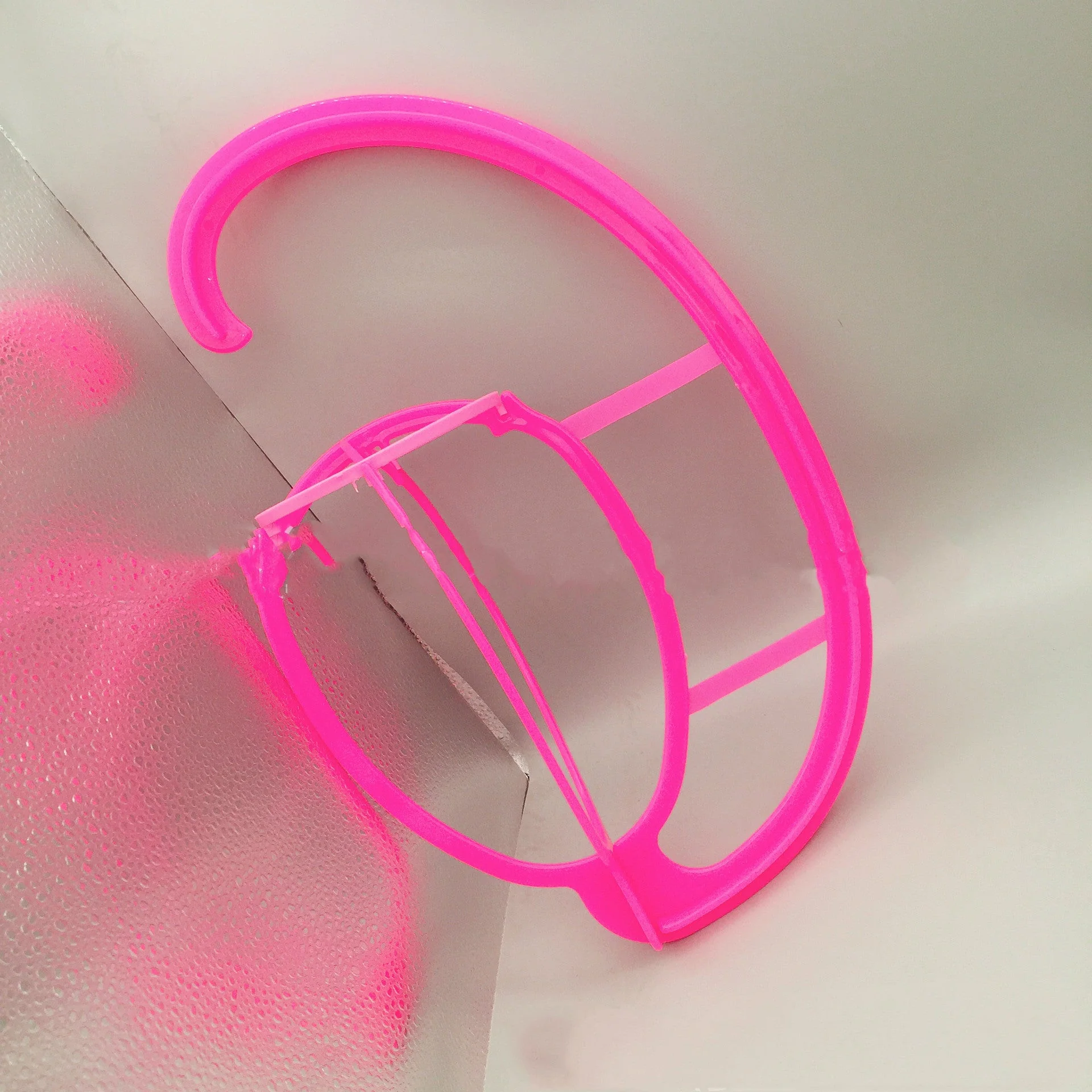 Portable Wig Hanger - Image 3